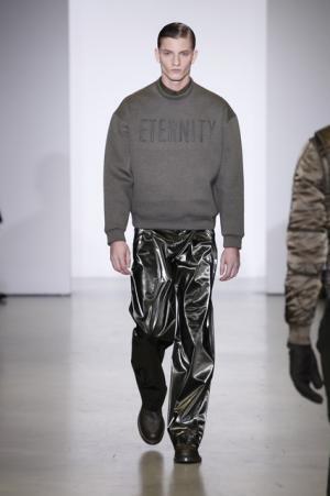 カルバン・クライン×ドーバーカプセルコレクションが登場