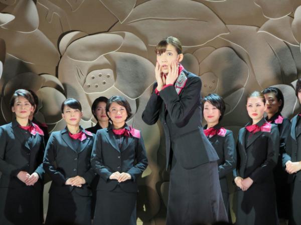 資生堂、マイコ主演のビューティーコンサルタントショー開催