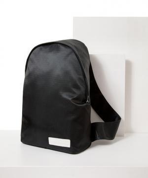 クレージュ×イーストパックのコラボバッグが12月発売