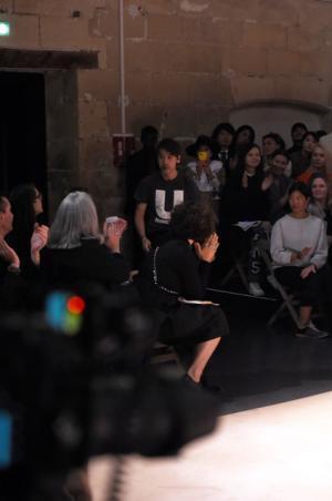 アンダーカバーが作り出した“可愛くも憎い怪鳥少女”【15SSウィメンズ】