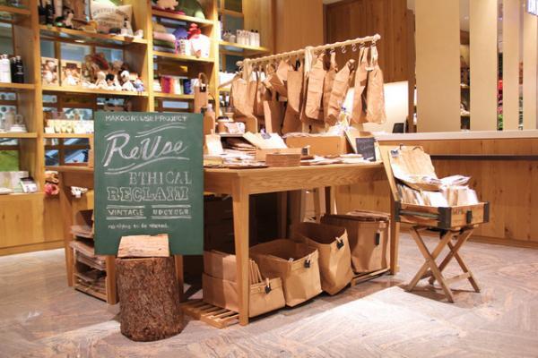 エシカルママに向けて、新宿伊勢丹でリサイクルレザープロダクトフィーチャー