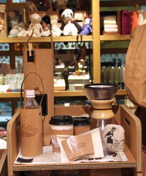 エシカルママに向けて、新宿伊勢丹でリサイクルレザープロダクトフィーチャー