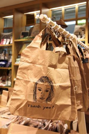 エシカルママに向けて、新宿伊勢丹でリサイクルレザープロダクトフィーチャー