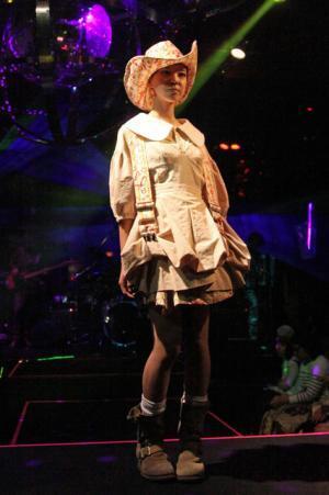 ノゾミイシグロはフライングダッチマンと現代の東京ライブ！【15SSウィメンズ】