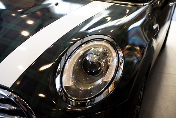 伊勢丹メンズ新ブラックウォッチデビュー。MINIもチェックに染まる