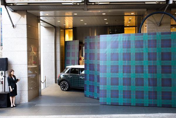 伊勢丹メンズ新ブラックウォッチデビュー。MINIもチェックに染まる