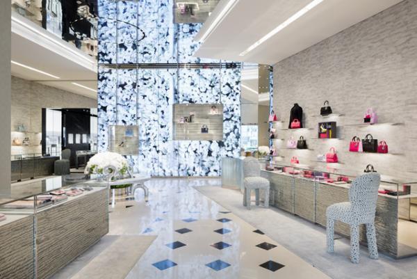 ディオール表参道店がリニューアル。メゾンの伝統をアートに踏襲