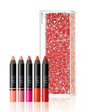 NARSのホリデーコレクションは、デジタル×ファッションで最先端のモードメイク提案