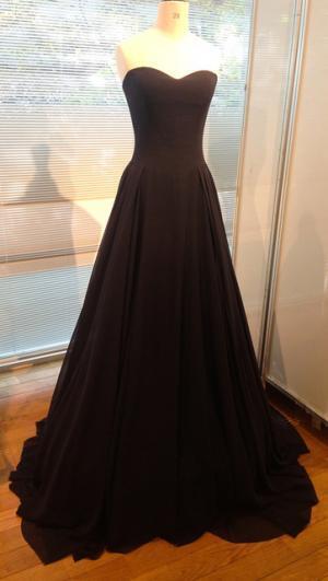 ヨウジ・マックイーン経た日本人による“本物志向の服”「ELZA WINKLER」デビュー【15SSウィメンズ】