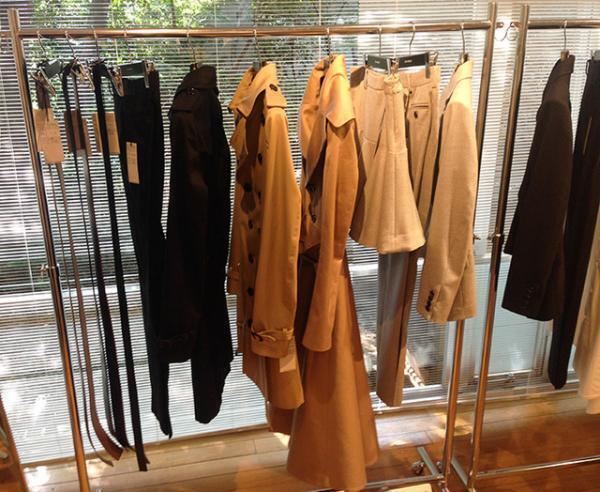 ヨウジ・マックイーン経た日本人による“本物志向の服”「ELZA WINKLER」デビュー【15SSウィメンズ】