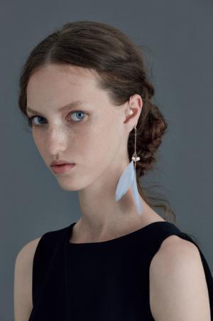 秋冬イヤーアクセは“ノンホール派”が流行？