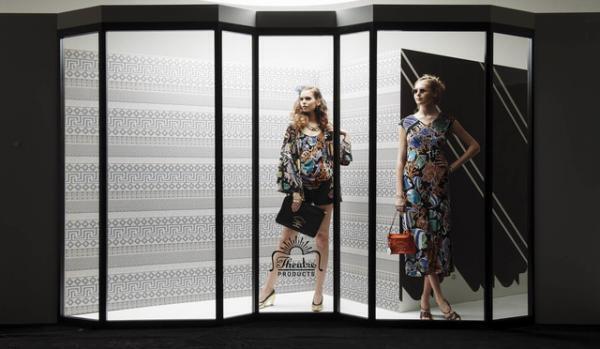 海辺の街へと旅するシアタープロダクツ【15SSウィメンズ】