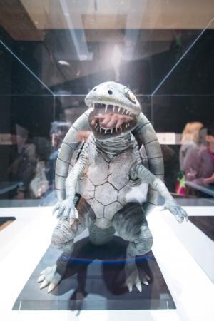 「ティム・バートンの世界」六本木ヒルズで開幕！本人来日