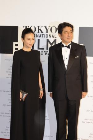 TASAKIを纏った中谷美紀や宮沢りえら女優陣、東京国際映画祭を華やかに彩る
