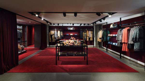 ドルチェ＆ガッバーナが横浜高島屋にオープン。コレクションピースも豊富にラインアップ