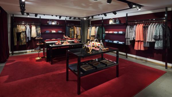 ドルチェ＆ガッバーナが横浜高島屋にオープン。コレクションピースも豊富にラインアップ