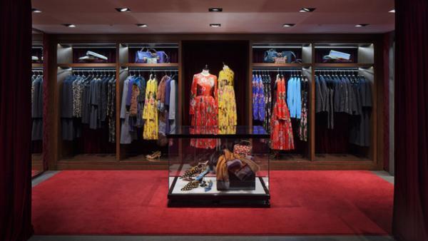 ドルチェ＆ガッバーナが横浜高島屋にオープン。コレクションピースも豊富にラインアップ