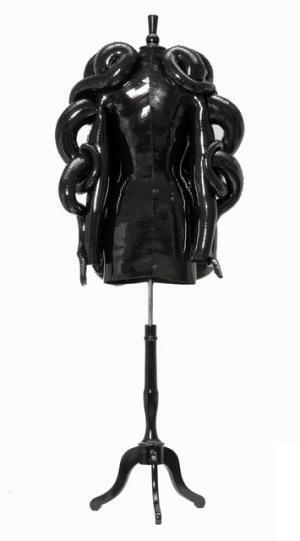 ギャルソン、ヨウジら現代ファッションを四つの視点から考察する展覧会、ハンブルグで開催中