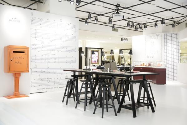 エルメス初の筆記具「ノーチラス」が新宿伊勢丹に登場