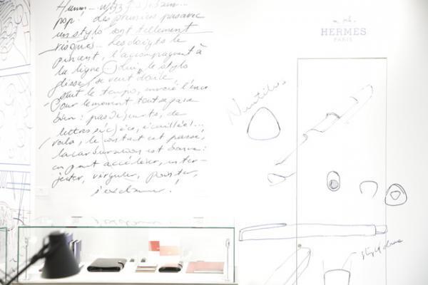 エルメス初の筆記具「ノーチラス」が新宿伊勢丹に登場