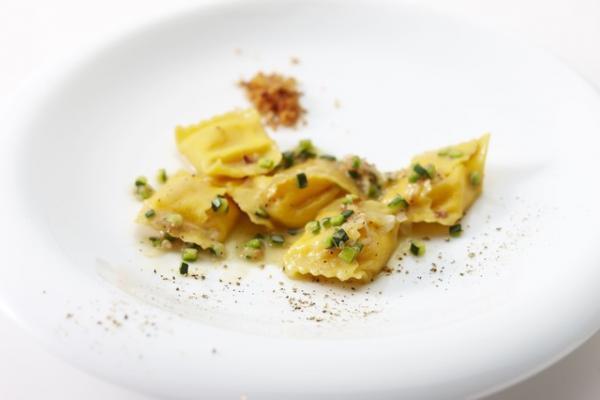 三つ星シェフのハインツ・ベック、丸の内にレストラン2店舗オープン。制服はコシノジュンコ