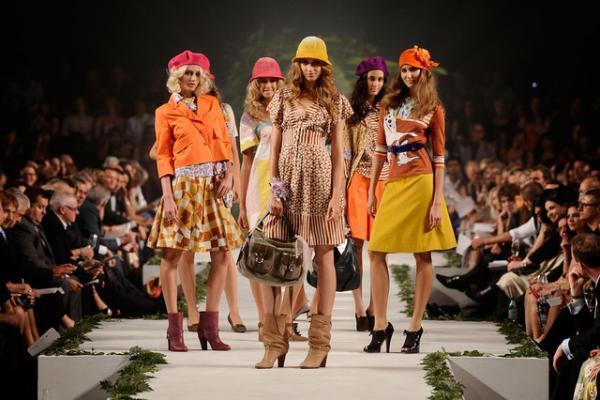 伊藤忠がキャシャレル独占輸入販売権取得。12億円目指す