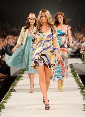 伊藤忠がキャシャレル独占輸入販売権取得。12億円目指す