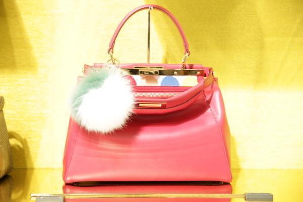 フェンディの“アミューズメントパーク”がオープン。豪華クレーンゲーム＆自動販売機