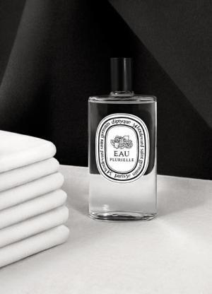 ディプティックに新しい香り、バラとアイビーが瑞々しい調和