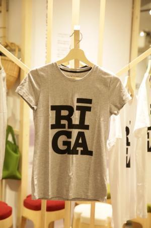 クリスマスツリー発祥の地、ラトビアのショップが新宿伊勢丹にオープン