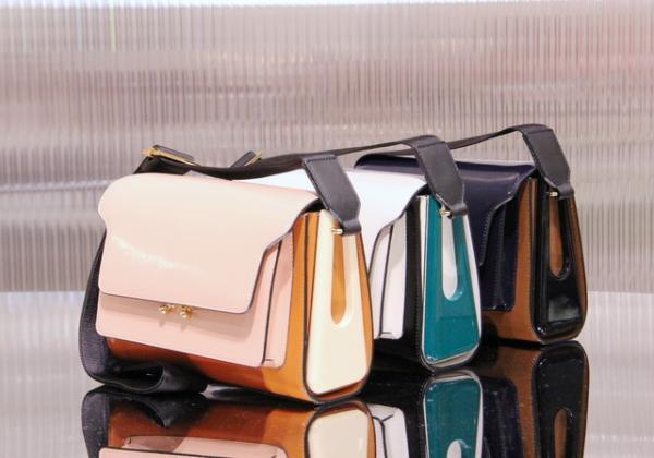 マルニが新宿伊勢丹にポップアップストア。復刻柄バッグやアクセサリーも登場