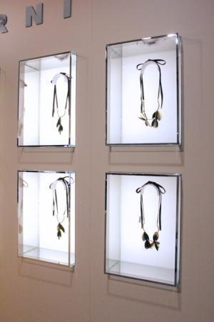 マルニが新宿伊勢丹にポップアップストア。復刻柄バッグやアクセサリーも登場