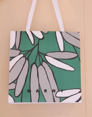 マルニが新宿伊勢丹にポップアップストア。復刻柄バッグやアクセサリーも登場