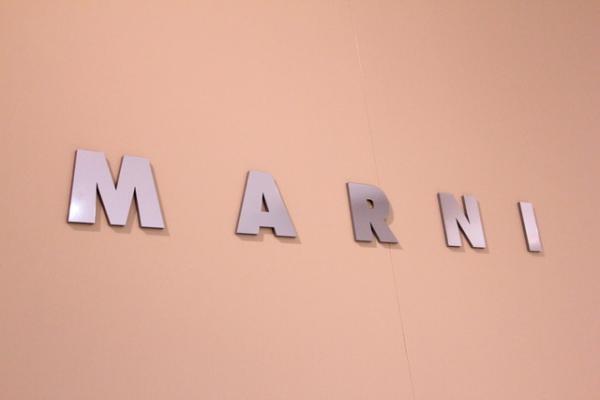 マルニが新宿伊勢丹にポップアップストア。復刻柄バッグやアクセサリーも登場