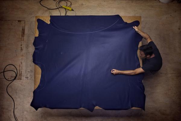 エルメスとレザーの歴史展、東京国立博物館で開催。バッグ製作実演も