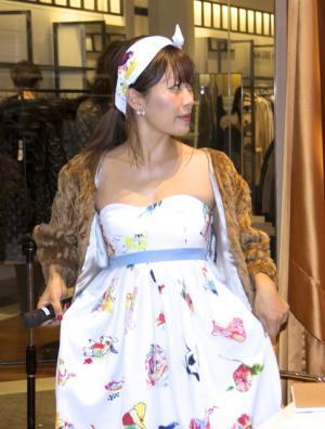 ジュンオカモト、伊勢丹でドレキャン、プランティカの生地でオーダー実施。坂本美雨と朗読会も