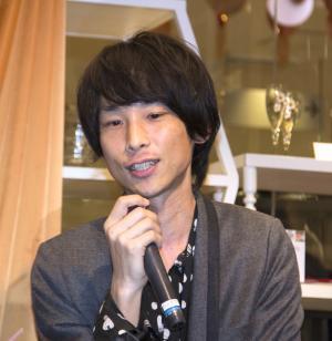 ジュンオカモト、伊勢丹でドレキャン、プランティカの生地でオーダー実施。坂本美雨と朗読会も