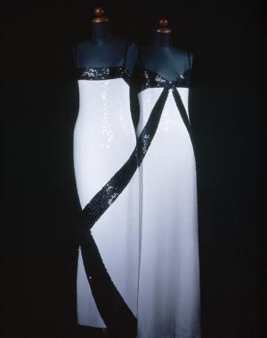 ジュンアシダのエレガンスは不滅。メゾン創立50周年展を国立新美術館で開催