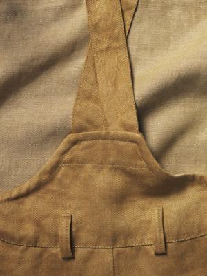 フライターグ、100％土に返る新素材アパレル発売