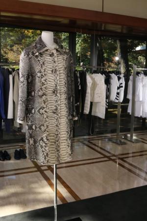 エルマンノ・シェルヴィーノが来日、伊大使館で15SSプレゼンテーション