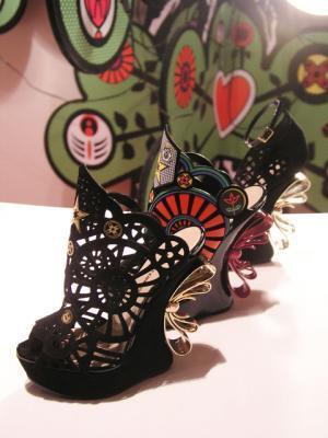 ニコラスカークウッドは横尾忠則のポスターアート世界【15SSウィメンズ】