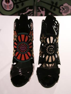 ニコラスカークウッドは横尾忠則のポスターアート世界【15SSウィメンズ】