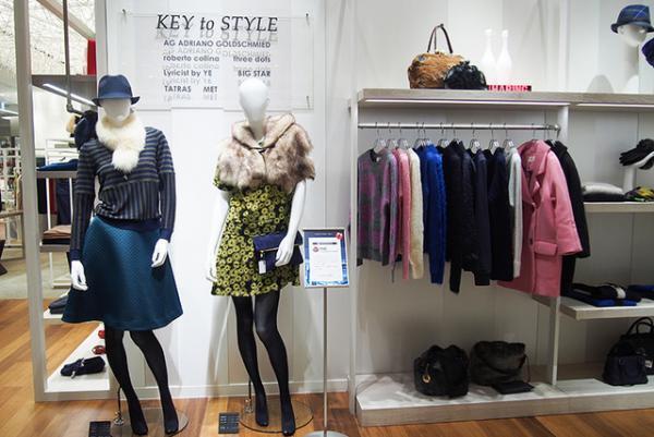 グランツリー武蔵小杉徹底解剖4/4--西武・そごうSHOP編。ライブ中継でショッピング楽しめる