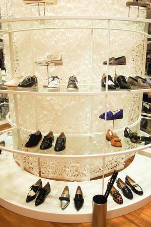 グランツリー武蔵小杉徹底解剖4/4--西武・そごうSHOP編。ライブ中継でショッピング楽しめる