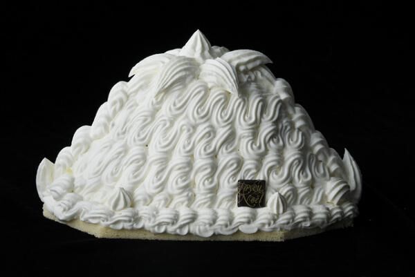 雪山をイメージした限定スタイルの「モンブラン」（5,500円）