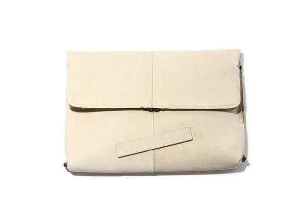 アトウ、12使徒の新革小物ライン「A」発表