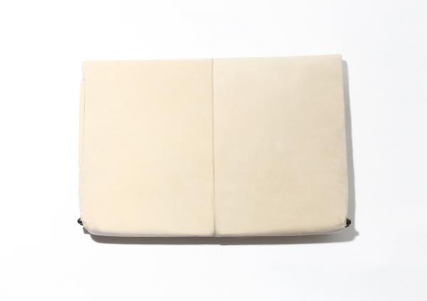 アトウ、12使徒の新革小物ライン「A」発表