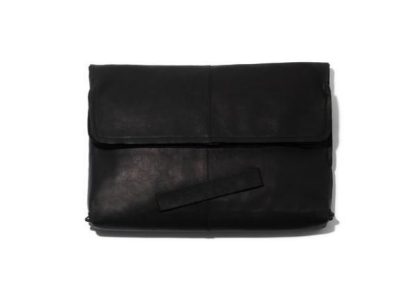 アトウ、12使徒の新革小物ライン「A」発表