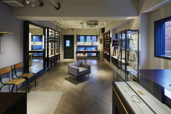 井の頭公園で紅葉を狩ってメガネを見に行こう。アヤメ新作フレームが吉祥寺に集結