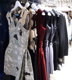 3階に上がると、そこは雪国だった…アディアム、伊勢丹で川端康成コレクション展開。フロアの底が白くなった